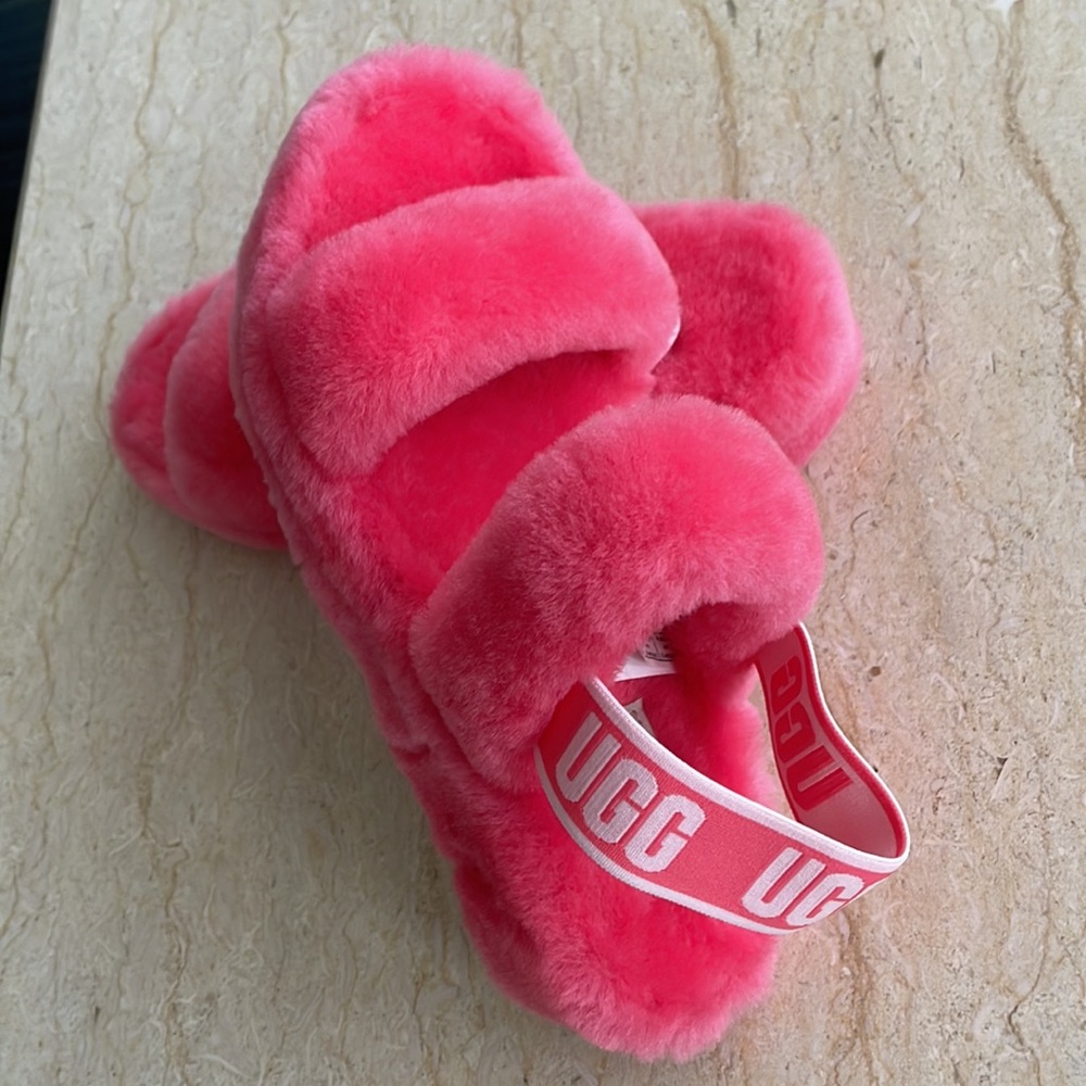 NWT UGG Slippers. - Picture 2 of 8
